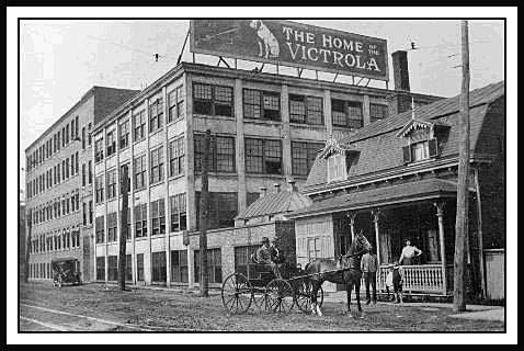 Usine de la Berliner gramophone, dans le quartier Saint-Henri, années 1920