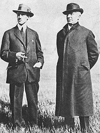 Le père et le fils. Une relation houleuse, qui se terminera sur un divorce